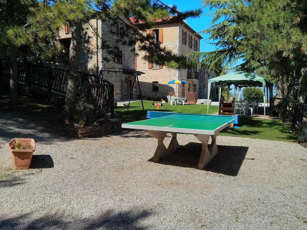Agriturismo Monte Acuto อุมแบร์ทิเดอ ภายนอก รูปภาพ