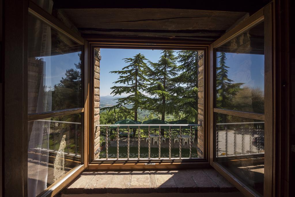 Agriturismo Monte Acuto อุมแบร์ทิเดอ ภายนอก รูปภาพ
