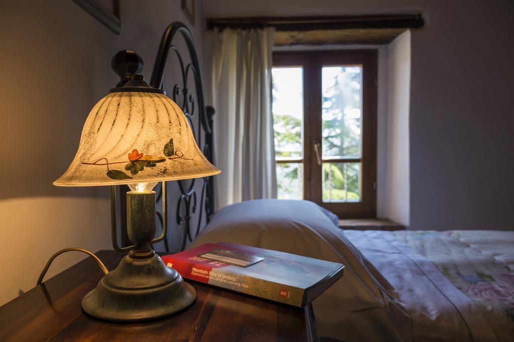Agriturismo Monte Acuto อุมแบร์ทิเดอ ภายนอก รูปภาพ