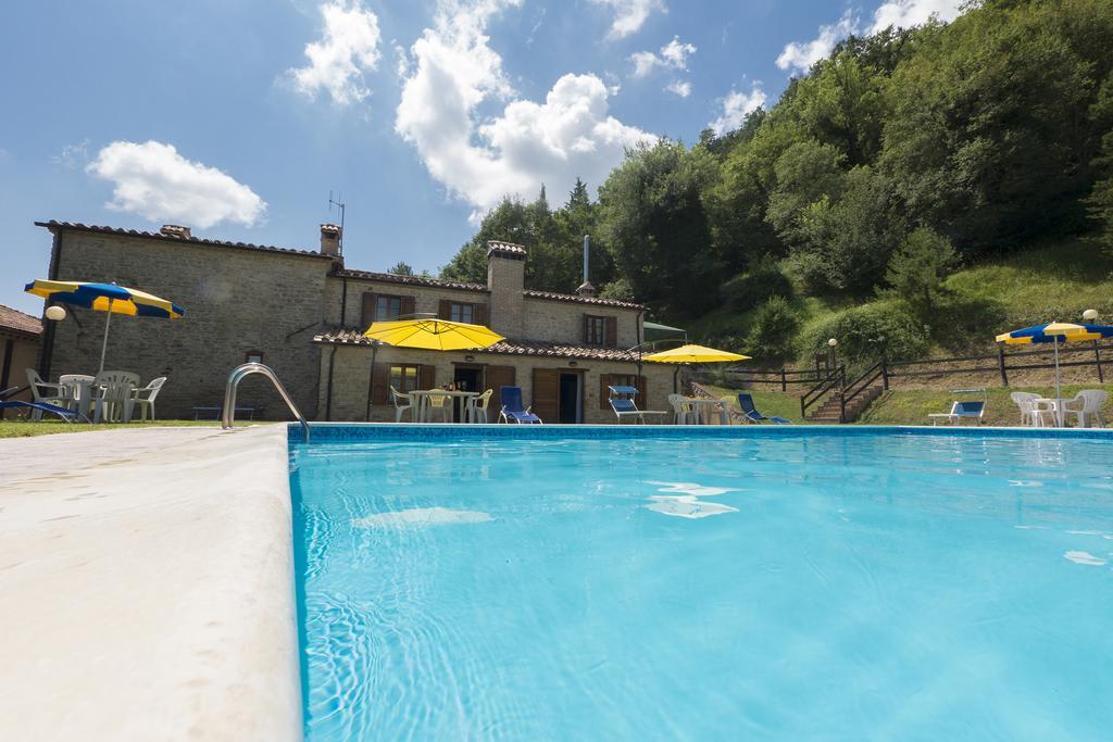 Agriturismo Monte Acuto อุมแบร์ทิเดอ ภายนอก รูปภาพ