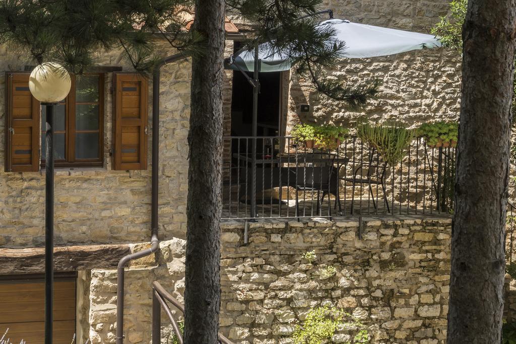 Agriturismo Monte Acuto อุมแบร์ทิเดอ ห้อง รูปภาพ