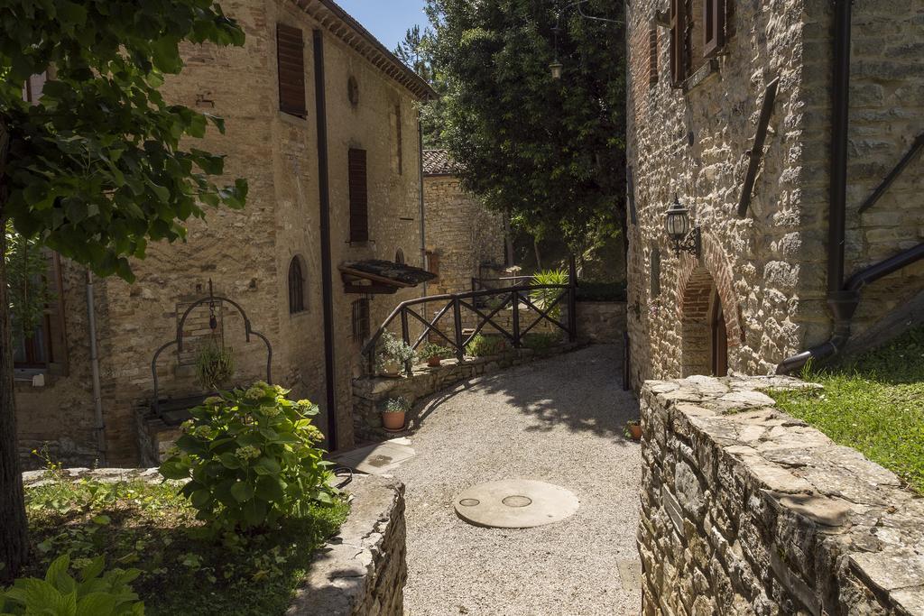 Agriturismo Monte Acuto อุมแบร์ทิเดอ ห้อง รูปภาพ
