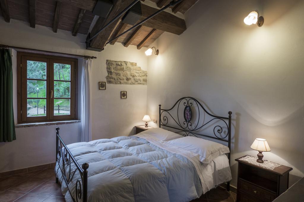 Agriturismo Monte Acuto อุมแบร์ทิเดอ ห้อง รูปภาพ