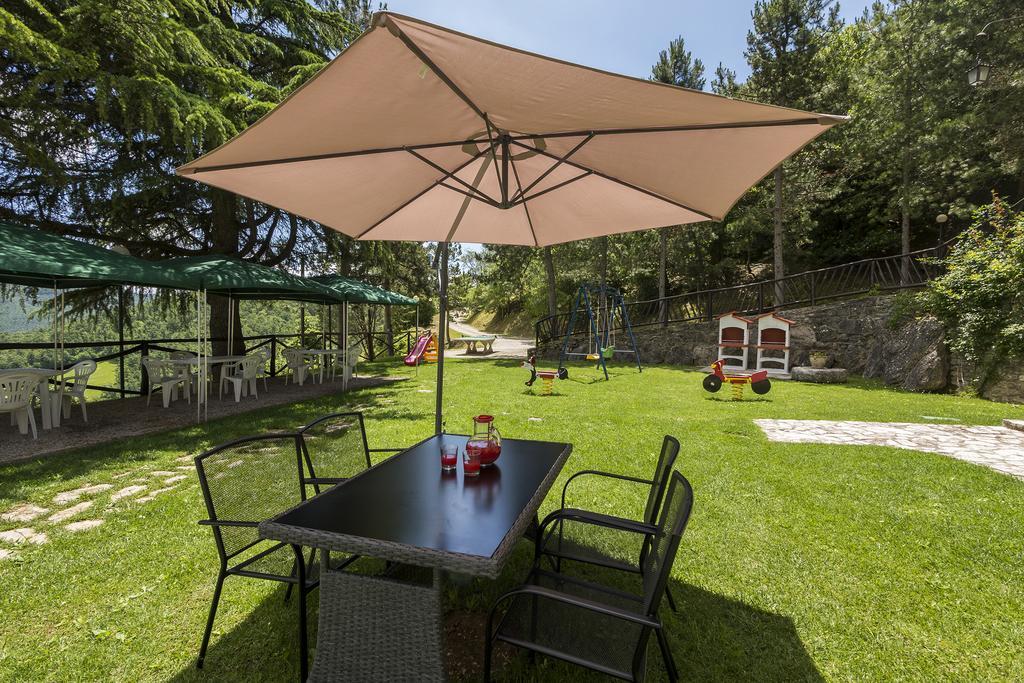 Agriturismo Monte Acuto อุมแบร์ทิเดอ ห้อง รูปภาพ