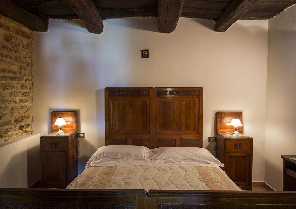 Agriturismo Monte Acuto อุมแบร์ทิเดอ ห้อง รูปภาพ