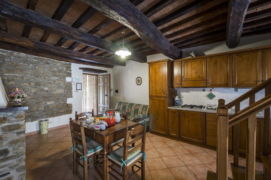 Agriturismo Monte Acuto อุมแบร์ทิเดอ ห้อง รูปภาพ